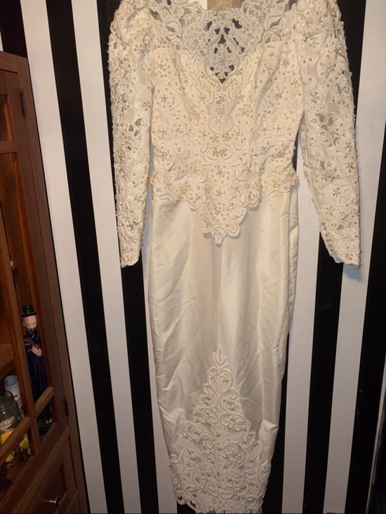 Dresses & Skirts - 1980s Vintage Ivory Long-Sleeve Wedding Dress Size 8/10 Medium Pearl & Sequin
